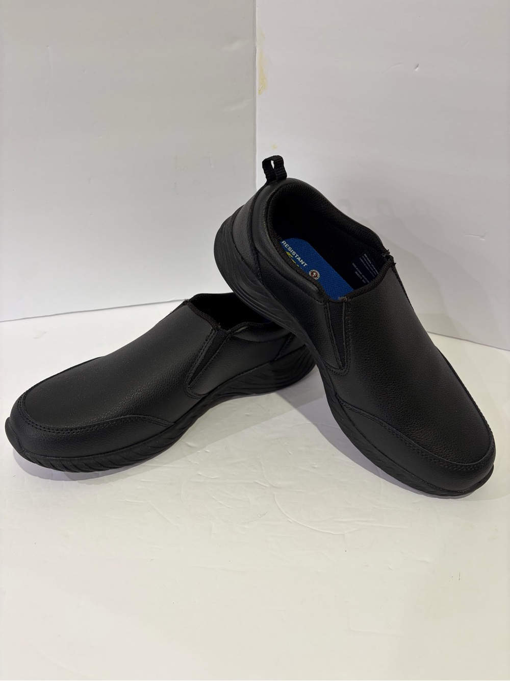 Skechers Men's Black Slip-On Leather Comfort Non Slip Loafers 9 1/2 NWOT
